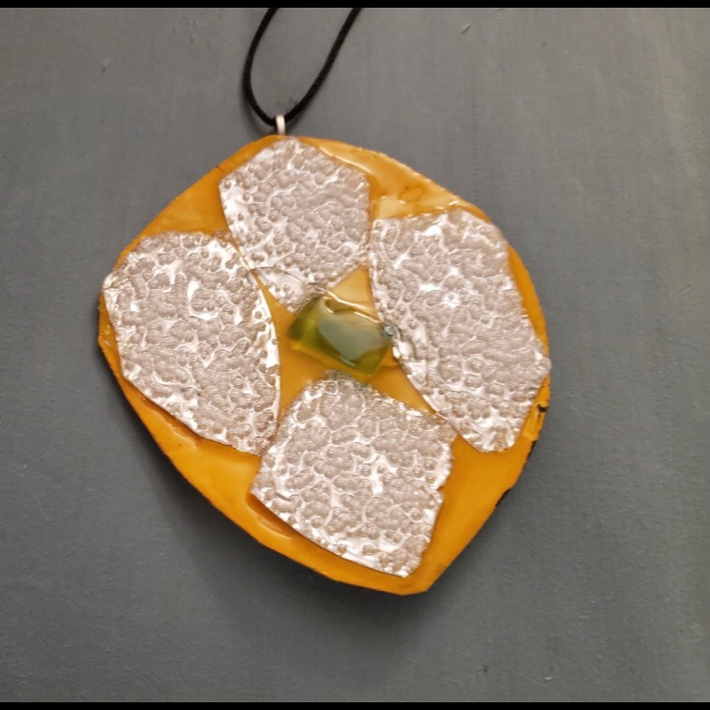 🧡🤍 Necklace 🤍🧡